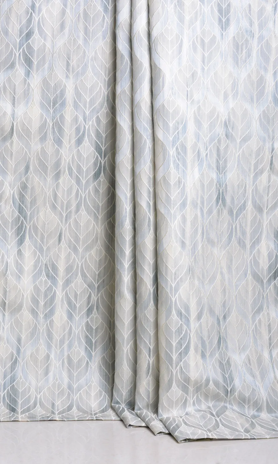 'Deep Faith' Petal Patterned Window Blinds (Silvery Blue)
