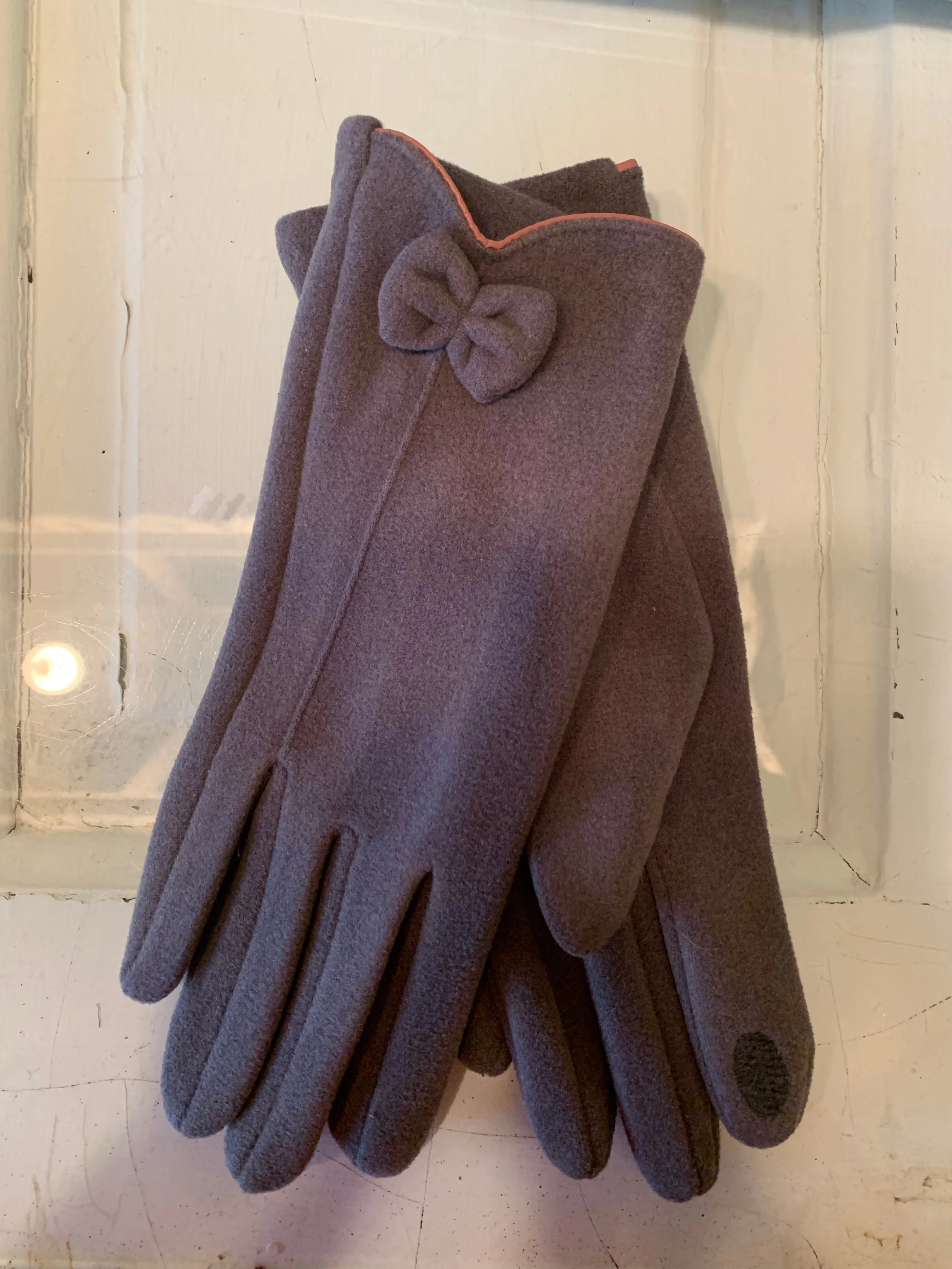 Premium Gloves with Touch Screen Functionality